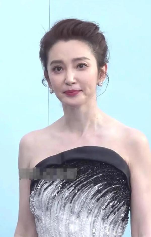 52岁李冰冰“绝症”曝光，就连正常生活都成奢侈，无人敢近身！（组图） - 3