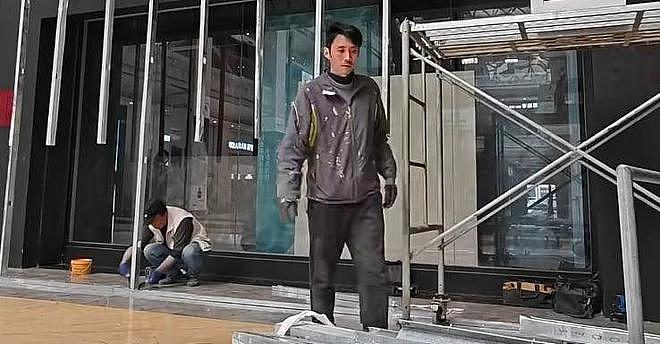 40岁研究生失业，转行刷墙养家，一天赚1300，并不比写字楼赚的少（组图） - 15