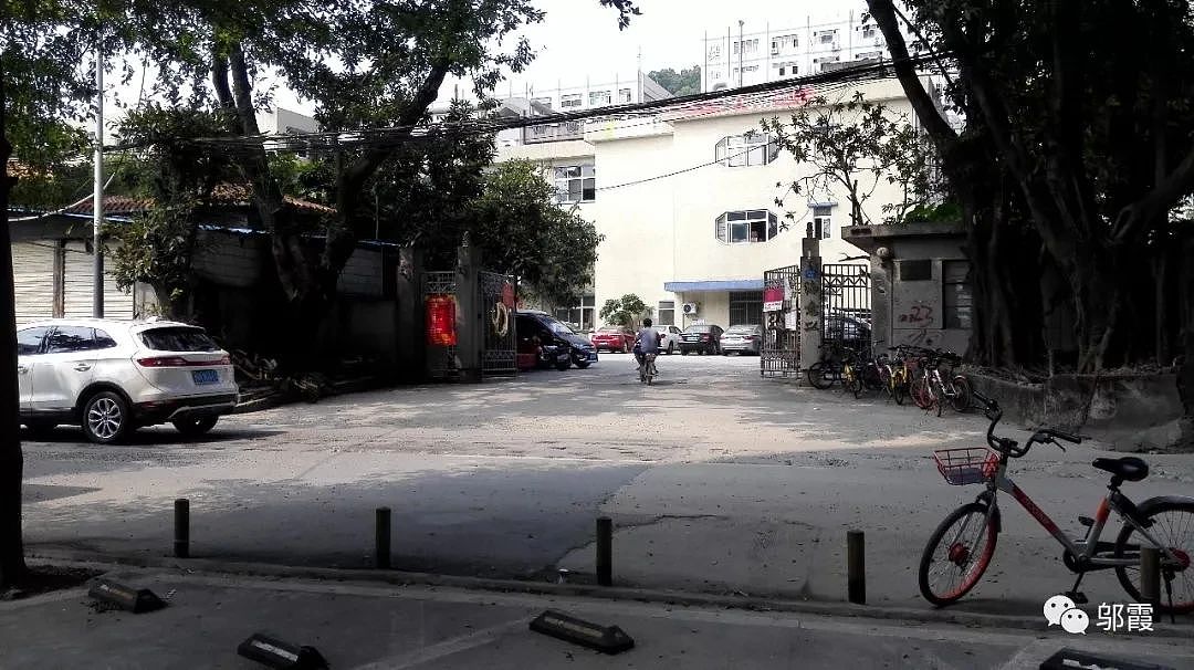 被骂“以色示人”后，女诗人的反击（组图） - 15
