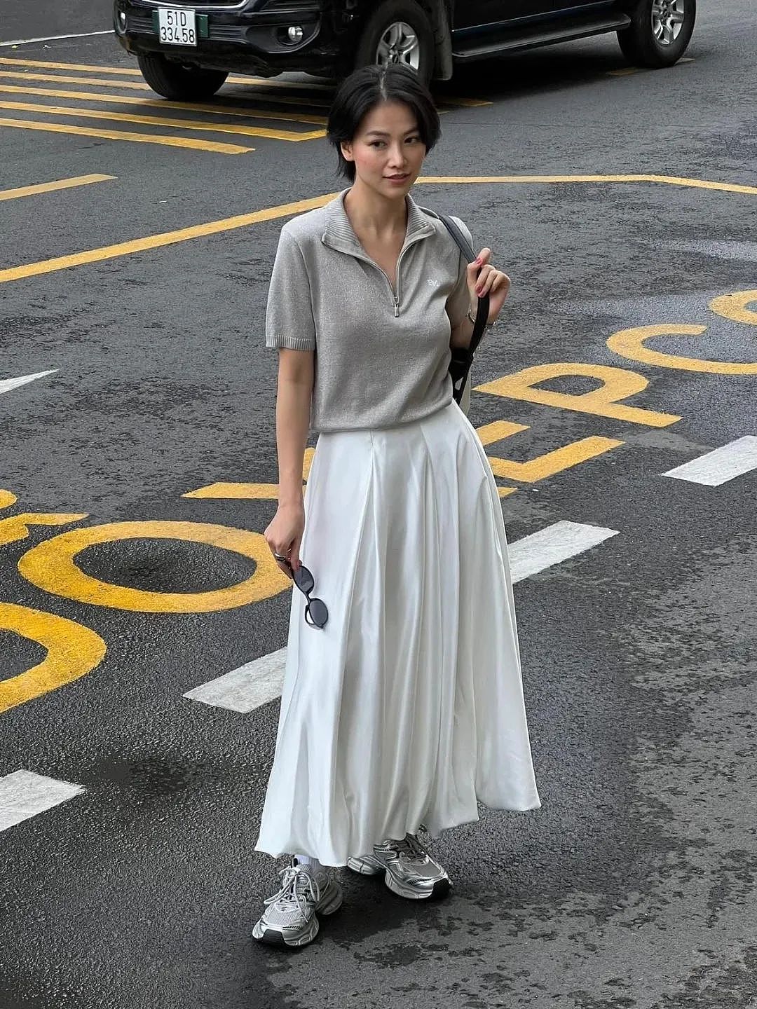 【时尚】13 件适合夏天通勤的上衣,比衬衫更贵气、更显瘦(组图) - 10