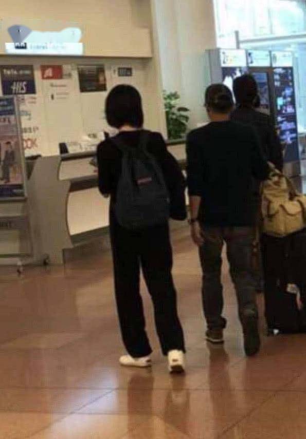 “锋菲”蜜游东京：王菲幸福肥，谢霆锋帮背包（组图） - 7