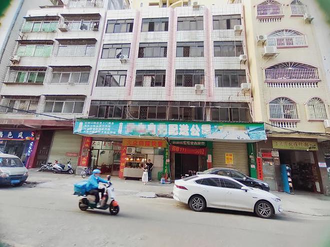 “小官巨贪校长”被没吃饱的学生举报：7元餐费要套取2元（组图） - 2