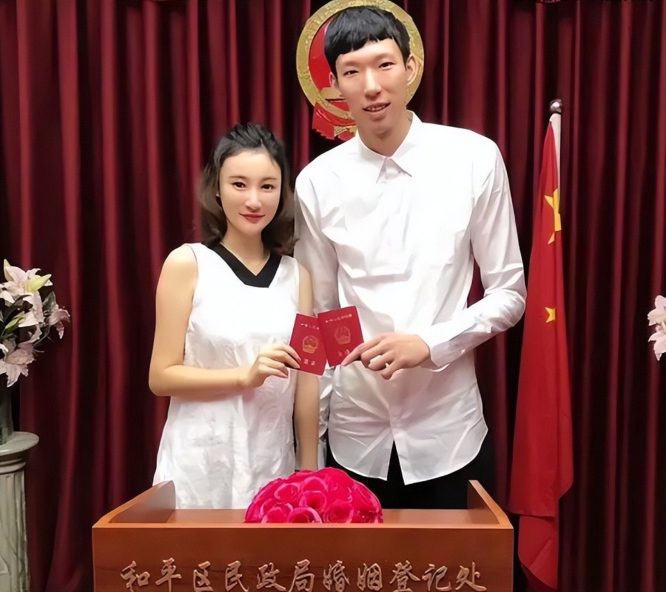 经历太多导致面无表情！周琦妻子：他没回澳洲NBL因我以离婚相逼（组图） - 4
