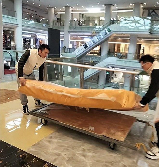 40岁研究生失业，转行刷墙养家，一天赚1300，并不比写字楼赚的少（组图） - 9