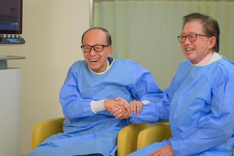 李嘉诚现身演唱会后，港口交易大反转，他的“识时务”显露无遗（组图） - 6
