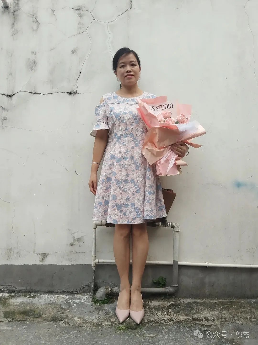 被骂“以色示人”后，女诗人的反击（组图） - 6