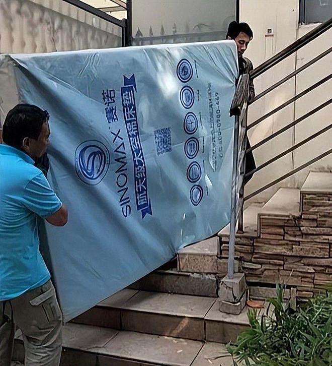 40岁研究生失业，转行刷墙养家，一天赚1300，并不比写字楼赚的少（组图） - 24