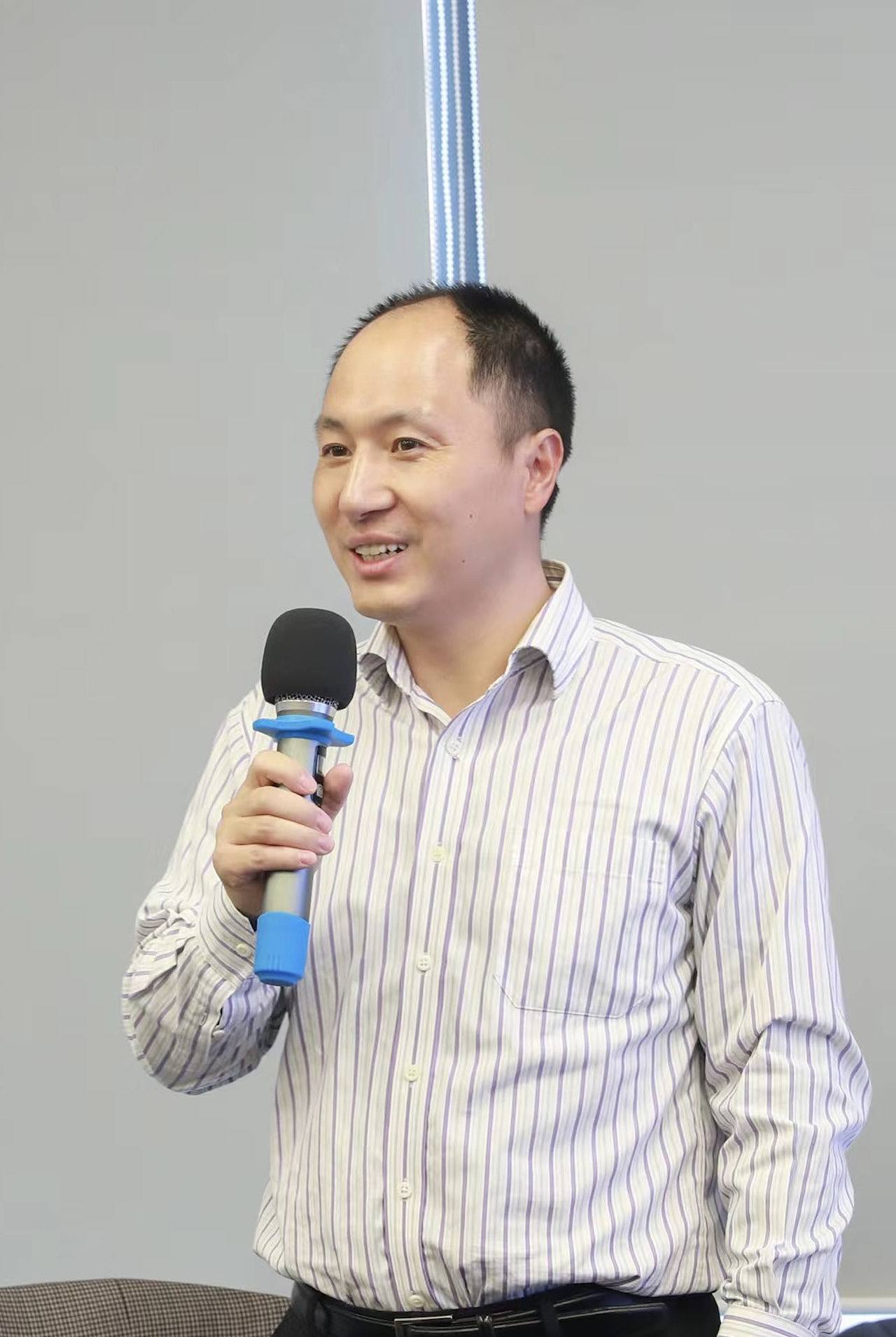 贺建奎无法出境晒绿卡，新婚妻被拒入境中国（组图） - 9