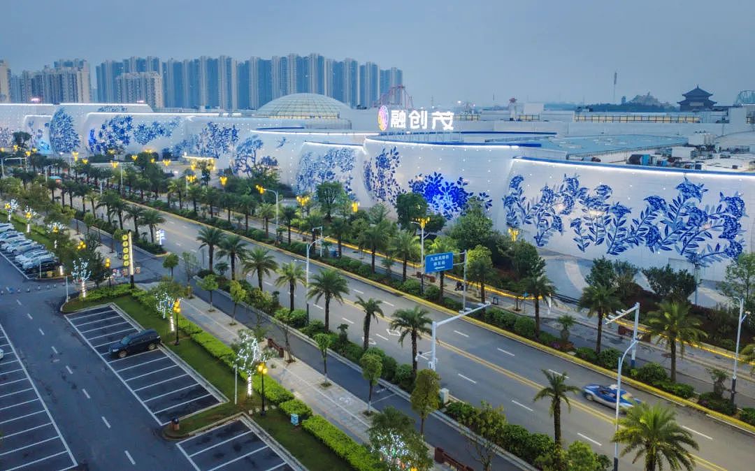 砸400亿烧出26只“青花瓷碗“！王健林审美遭群嘲。网友：东方美学大型翻车现场（组图） - 16