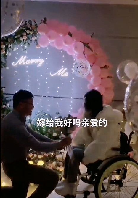 美女网红车祸瘫痪遇医生猛烈追求!怀孕生子后医生却卷300万逃跑(组图) - 2