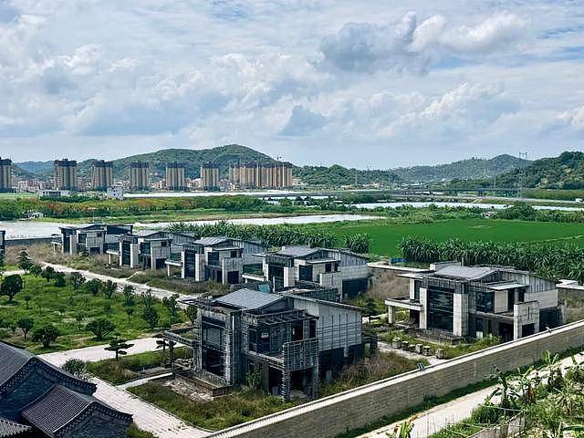 “潮汕天价违建“曾被政府贴封条，建设方拆门施工（组图） - 5