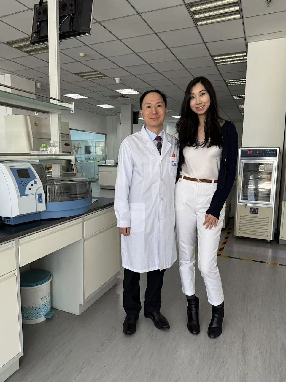 贺建奎指护照被收无法出境,新婚妻被拒入境中国,忧两人难相见(组图) - 5