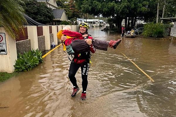 新州中北海岸严重洪灾导致一死三失踪（视频/图） - 1