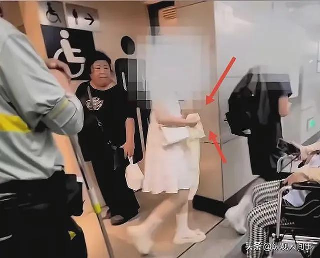 奇葩！情侣占用无障碍厕所1小时，3次敲门不开，女孩手里东西抢镜（组图） - 15