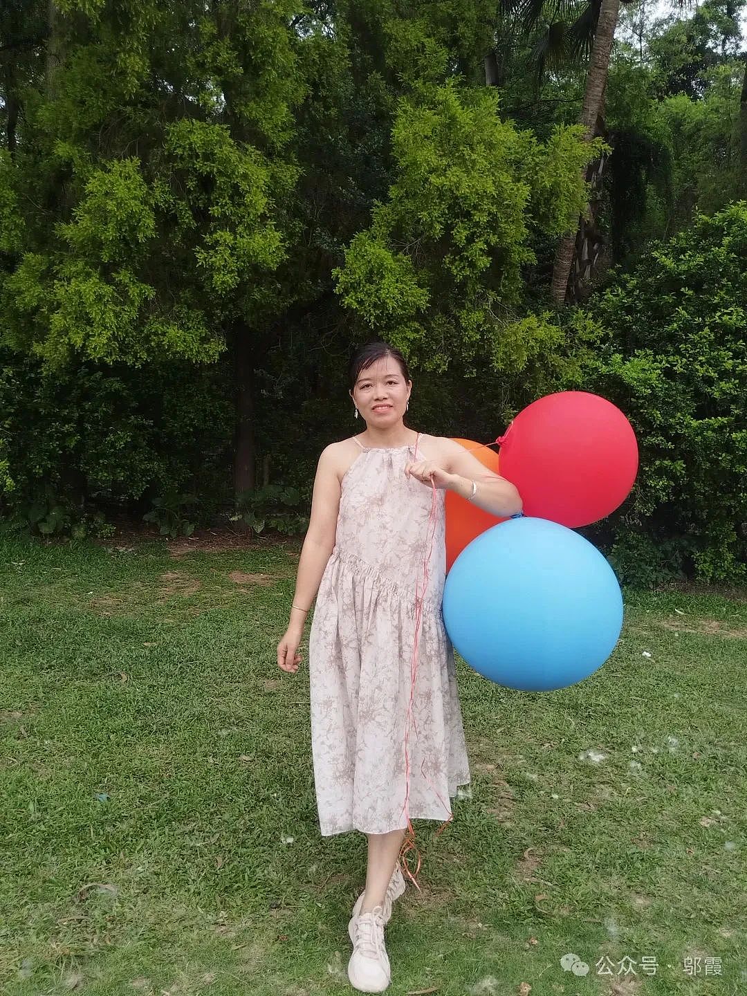 被骂“以色示人”后，女诗人的反击（组图） - 36