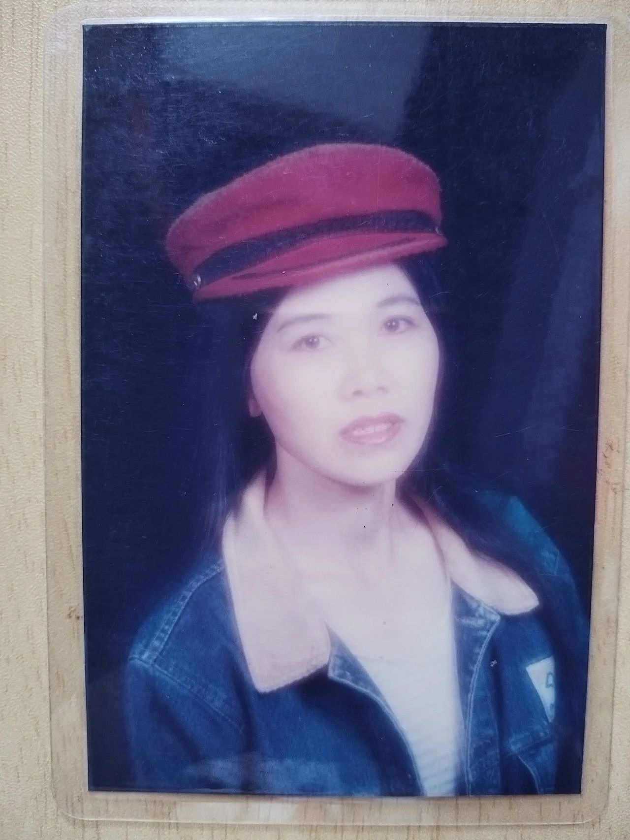 被骂“以色示人”后，女诗人的反击（组图） - 11