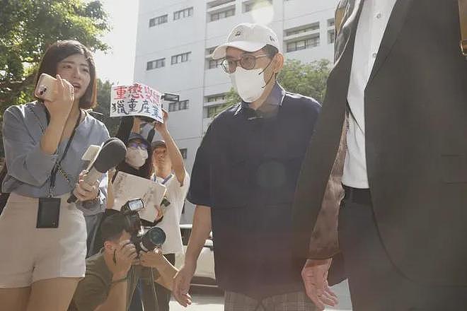 黄子佼离婚细节曝光！净身出户、孩子归妈妈，网友直呼早该离了（组图） - 11
