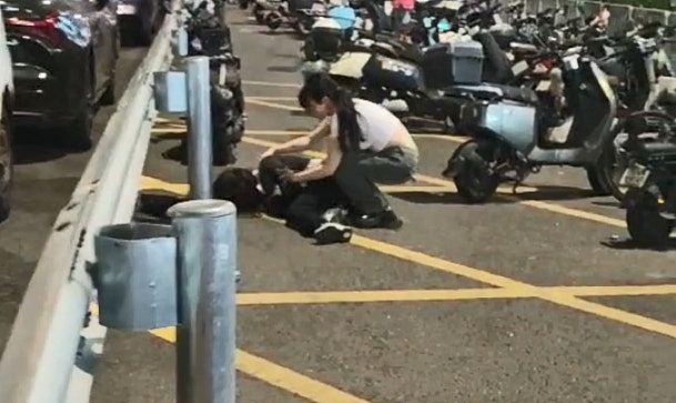 深圳女地铁站遭“摩的”司机当街暴打影片疯传！警方：患精神分裂症（组图） - 6