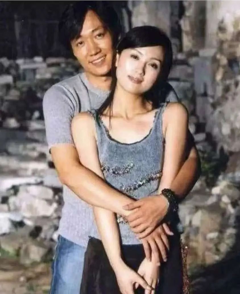 【情感】51岁朱媛媛病逝,辛柏青痛别爱妻,两人恩爱半生堪称“模范夫妻”(组图) - 12