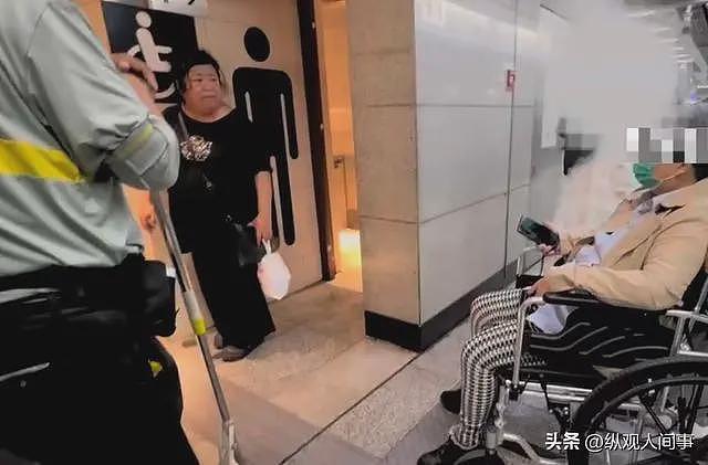奇葩！情侣占用无障碍厕所1小时，3次敲门不开，女孩手里东西抢镜（组图） - 9