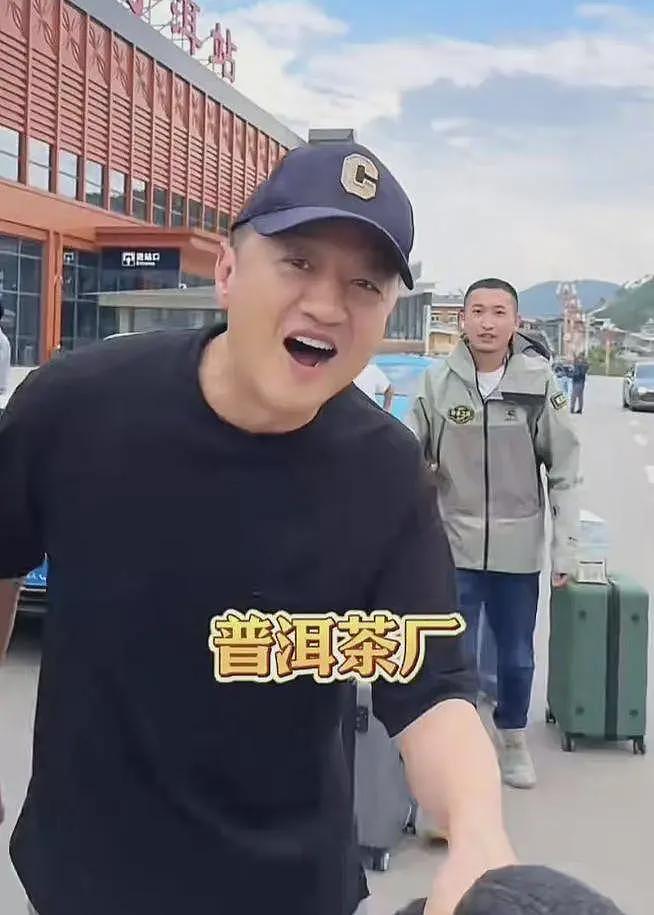 李亚鹏自曝曾是亿万富翁，做了4个公益机构，欠债还在还，没贷款（组图） - 4