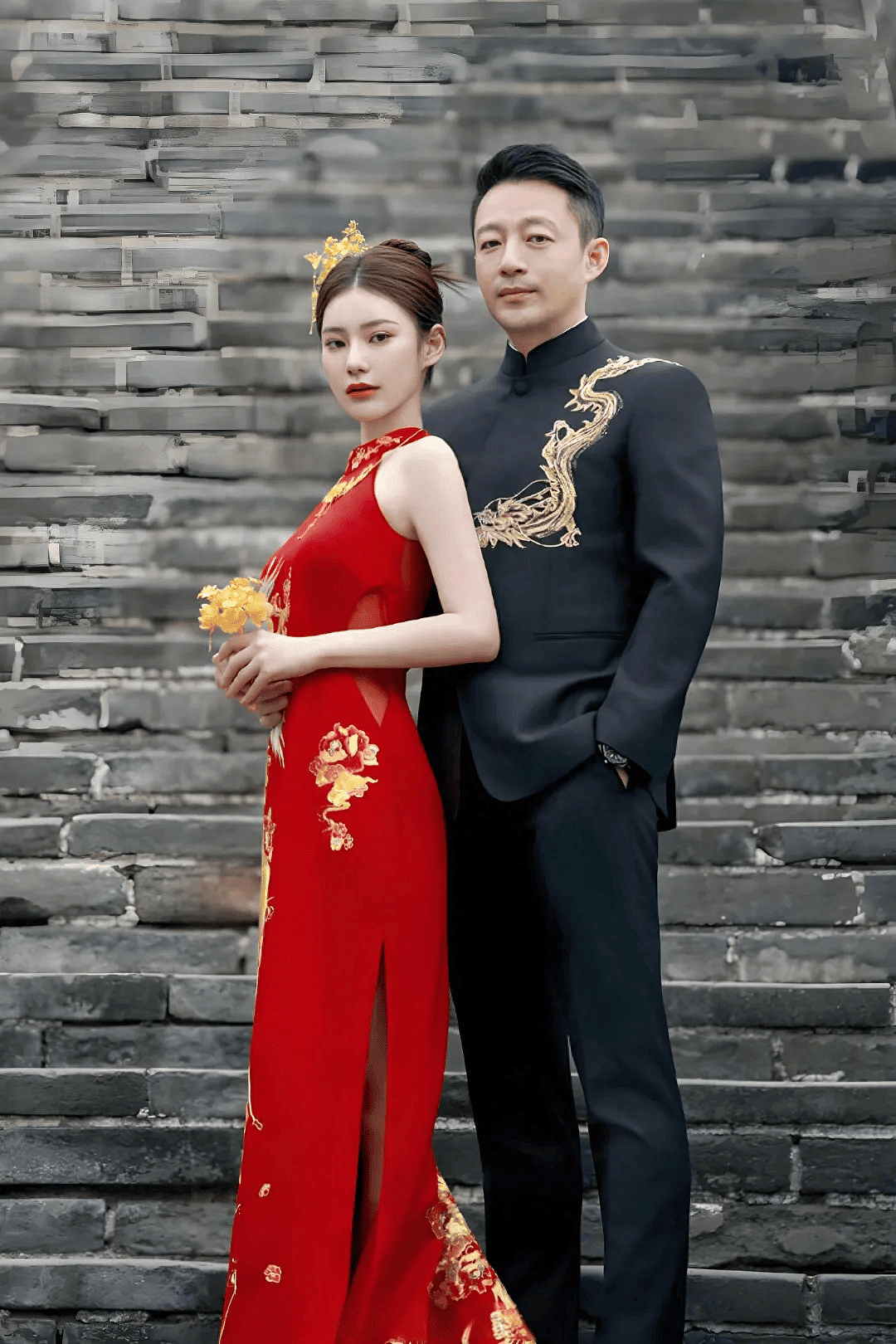 张兰：儿子汪小菲结婚，她带马筱梅父母雍和宫祈福（组图） - 1