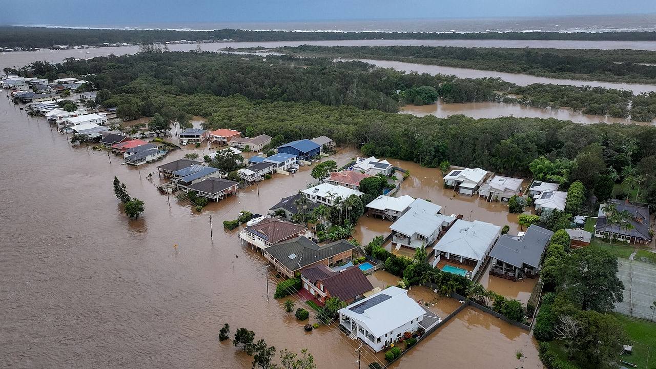 澳洲东部连日暴雨引发水灾至少4死，约5万人受困（组图） - 1