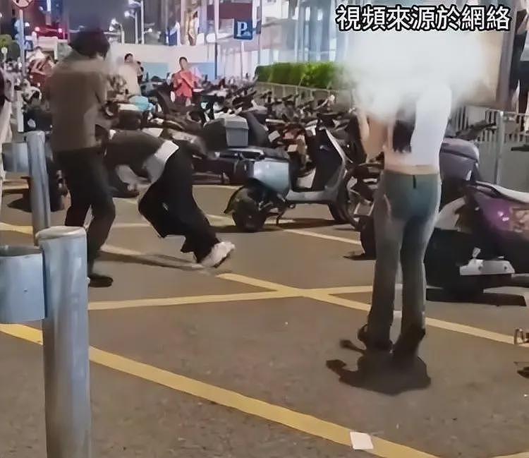 深圳摩的司机暴打女乘客后续:身份被扒,是惯犯,被曝患精神分裂(组图) - 11