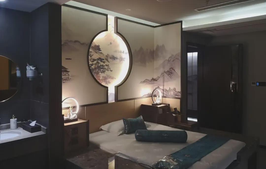家中藏2亿现金，祖坟挖出3公斤金砖？官员被曝找足疗店代收贿款（组图） - 3