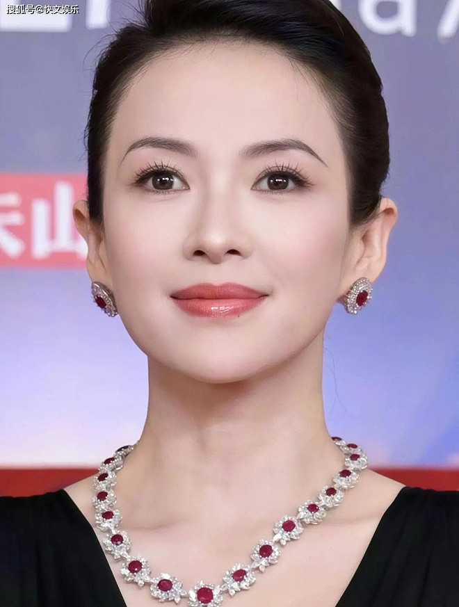 章子怡凌晨悼念朱媛媛,本是同龄人,一个先走了(组图) - 1