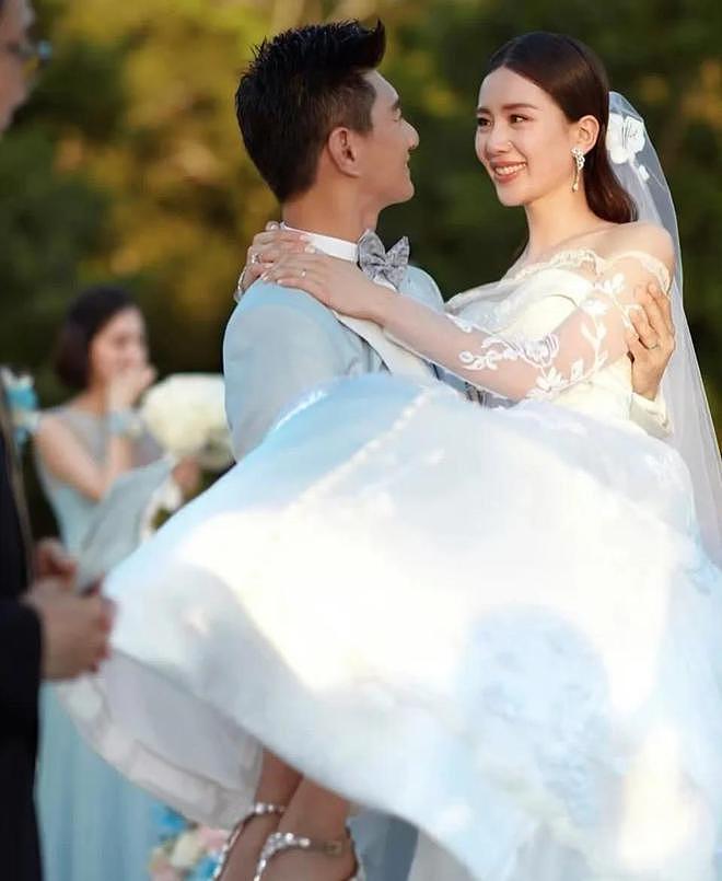 离婚传闻甚嚣尘上,“一言不发”的刘诗诗,终不再顾忌所谓的体面(组图) - 18