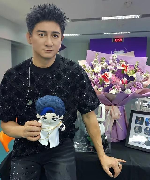 离婚传闻甚嚣尘上,“一言不发”的刘诗诗,终不再顾忌所谓的体面(组图) - 23