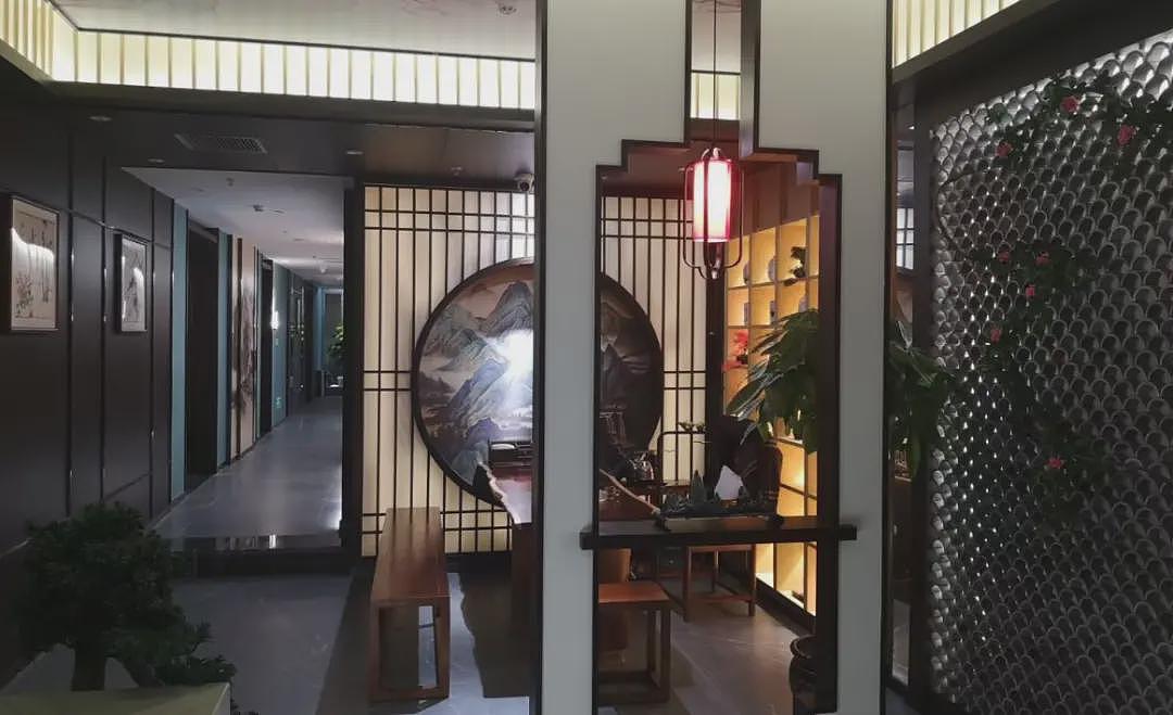 家中藏2亿现金，祖坟挖出3公斤金砖？官员被曝找足疗店代收贿款（组图） - 2