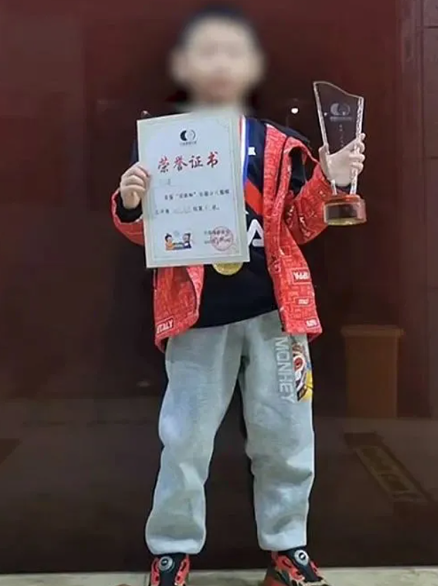 9岁冠军少年跳楼身亡，死因就藏在他爸爸的朋友圈里（组图） - 12