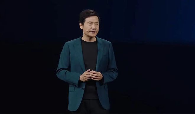 小米YU7亮相新配色发布，法拉利中国疑发文“暗讽”（组图） - 4