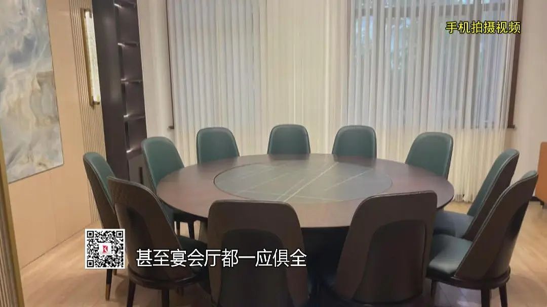 炸裂！上海一家庭主妇甩掉前夫，给小10岁新老公买车买房！上亿账单银行都崩溃...（组图） - 3