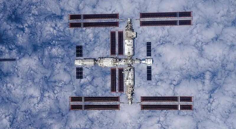 中国空间站被撞,神舟二十乘组出舱成功加防(组图) - 8