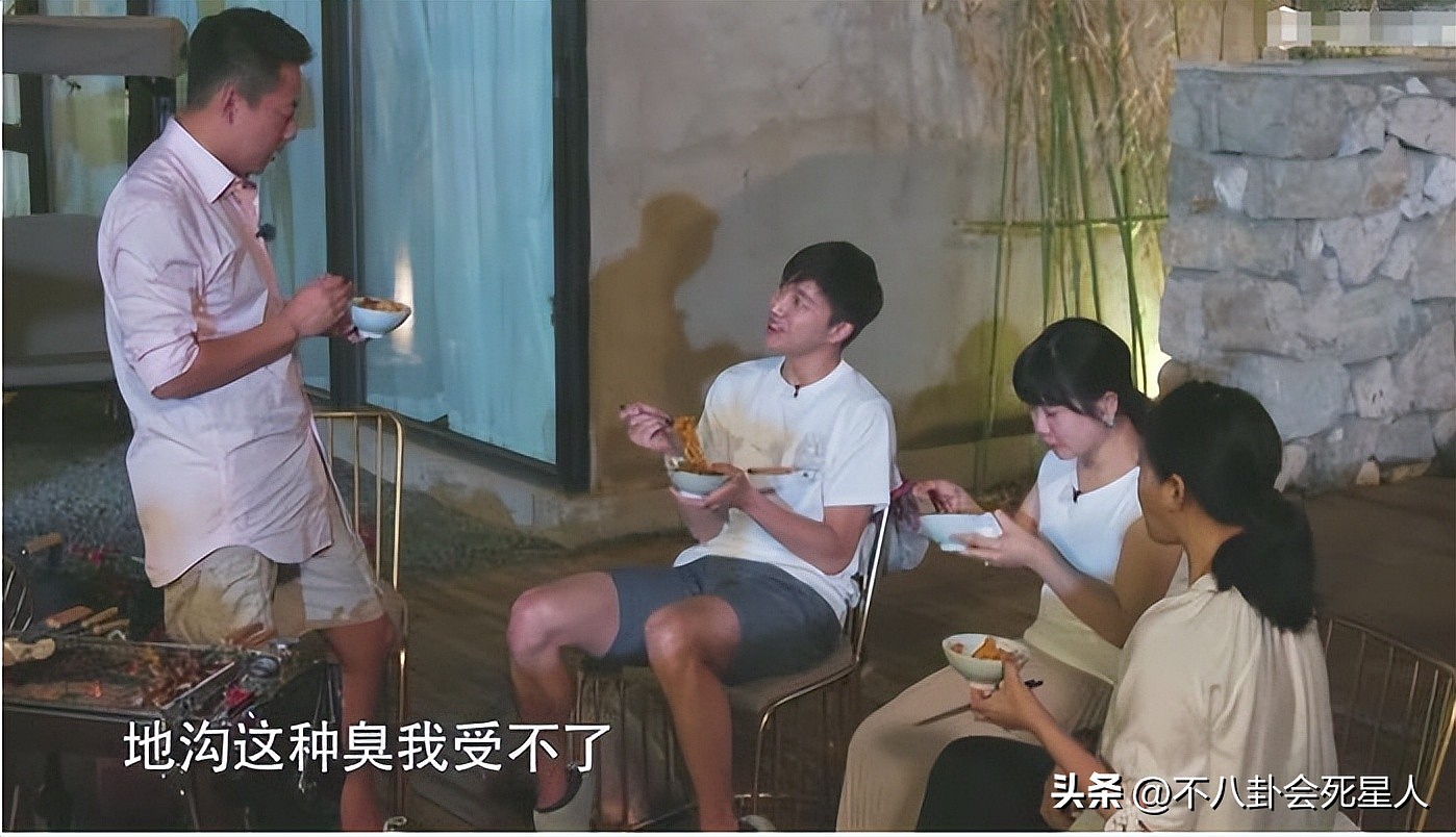 汪小菲忙完婚礼立刻直播,疑似经济状况不佳,致谢文字影射大S(组图) - 13