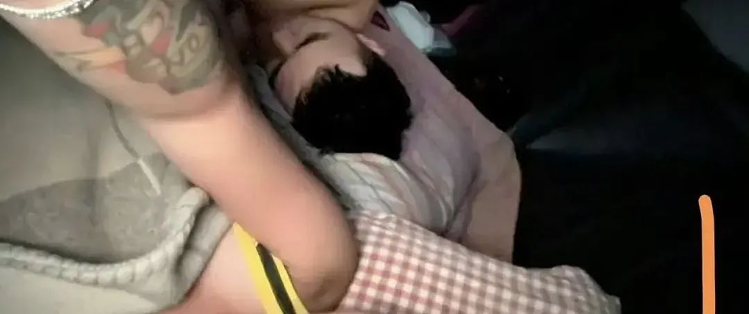 华晨宇大瓜?封口费填错金额,女方反悔爆床照(组图) - 2