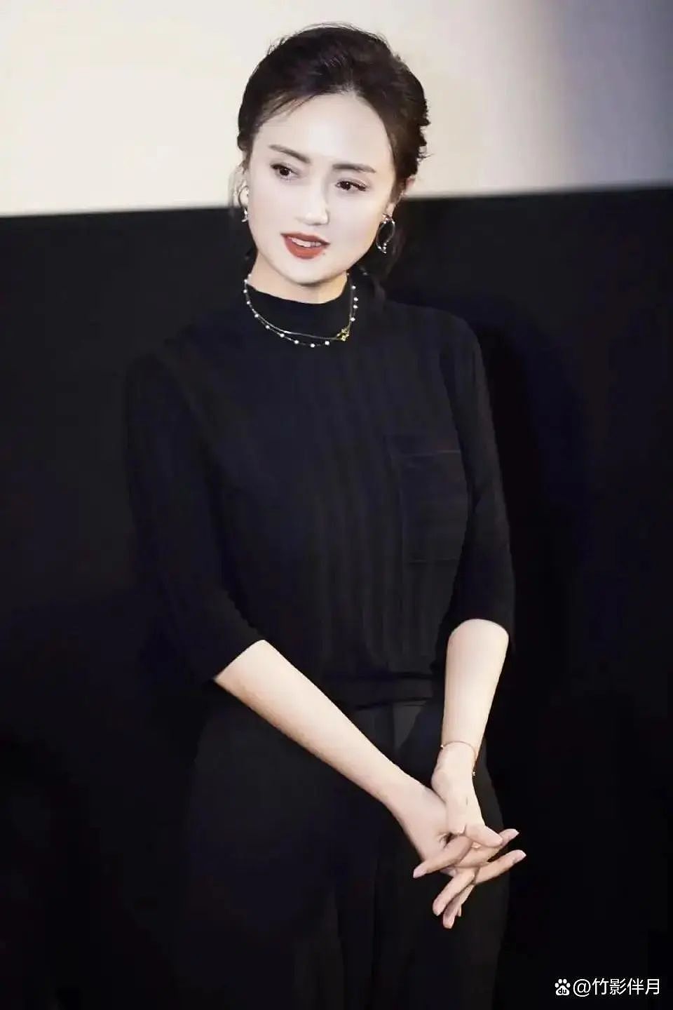 朱媛媛骨灰撒大海，遗产裸捐，不给女儿和丈夫留一分，看哭所有人（组图） - 1