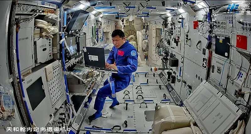 中国空间站被撞,神舟二十乘组出舱成功加防(组图) - 7