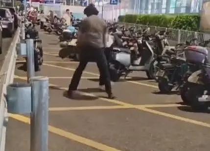 深圳摩的司机暴打女乘客后续:身份被扒,是惯犯,被曝患精神分裂(组图) - 9