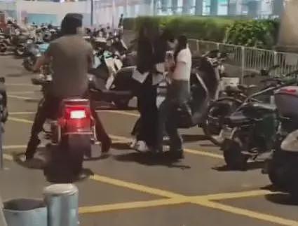 深圳摩的司机暴打女乘客后续:身份被扒,是惯犯,被曝患精神分裂(组图) - 14