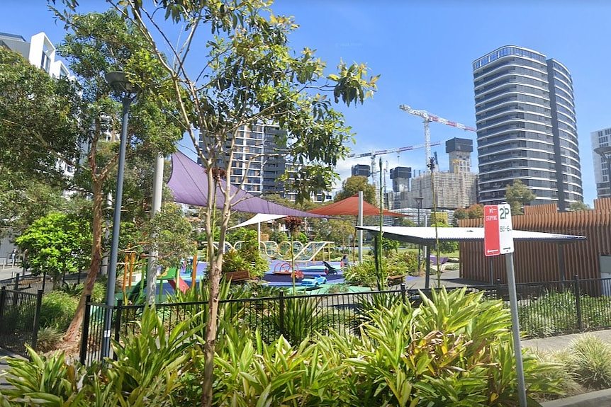 悉尼Eastgardens袭击案：华人夫妇遭群殴 两名少女被指控（视频/组图） - 1