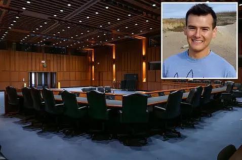 美国参议院助理听证室不雅录像曝光，逃到澳洲后高调开账号称绝不后悔（组图） - 2