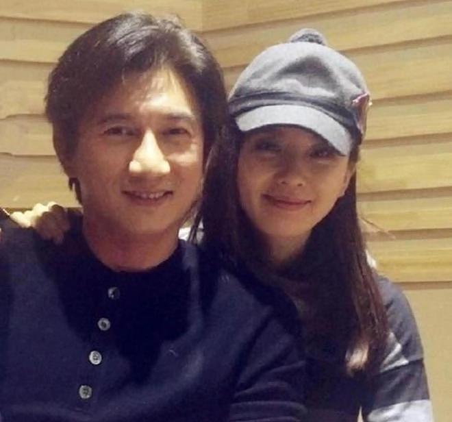 离婚传闻甚嚣尘上,“一言不发”的刘诗诗,终不再顾忌所谓的体面(组图) - 15