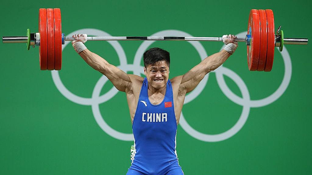 三届奥运举重冠军吕小军此前兴奋剂检测阳性，将被禁赛至2026年（组图） - 1