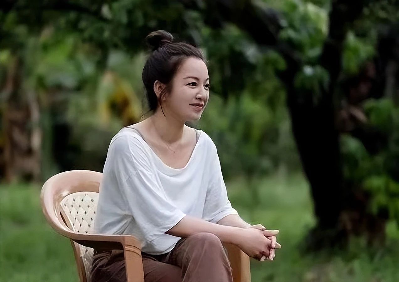 嫁转世活佛11年!为博闺蜜一笑跳楼、恋上二婚僧人不敢承认、未婚先孕无奈领证一年只见5回?(组图) - 48