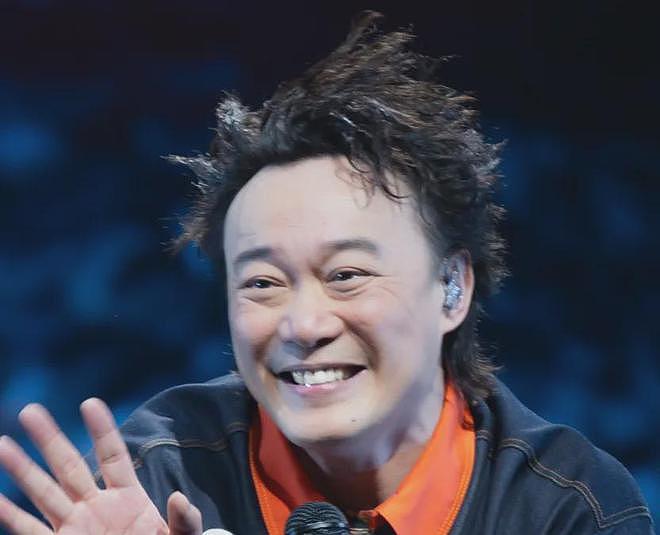 太拼!台媒曝陈奕迅演唱会票房超5500万,怪不得身体没恢复就上台(组图) - 1