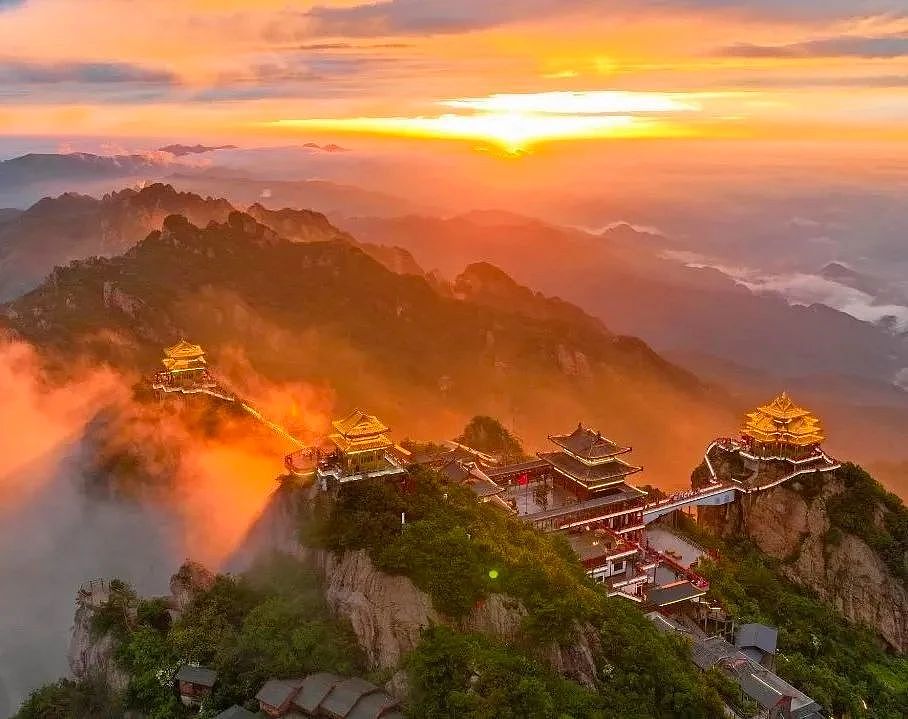 游客“挤爆”网红景点，非网红景区却在批量亏损？（组图） - 2